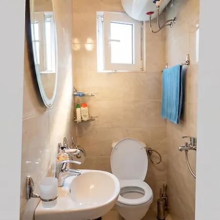 Welcoming House In With Sea View Дом отдыха