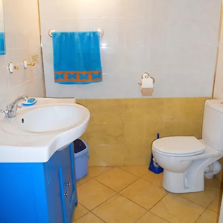 Welcoming House In With Sea View Дом отдыха
